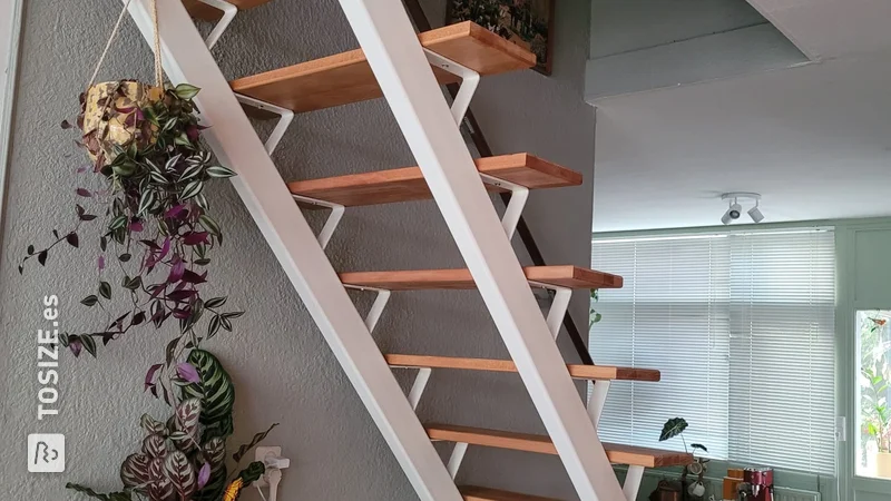 Peldaños de escalera DIY con detalles redondeados, de Luuk