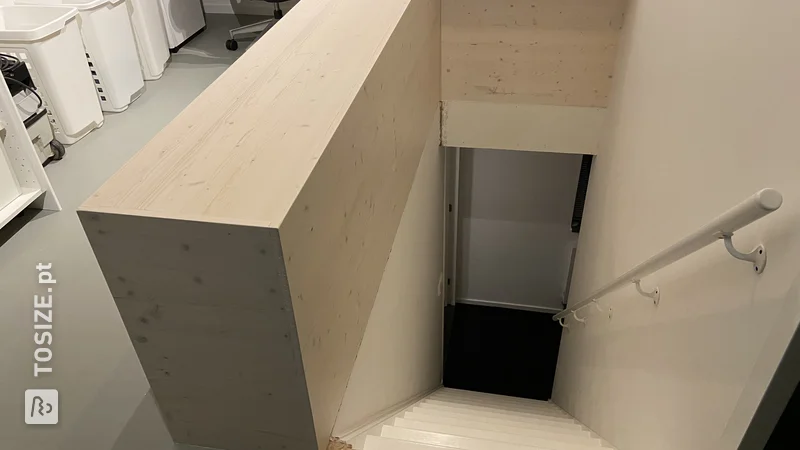 DIY balustrade cabinet for the stairwell, by Menno