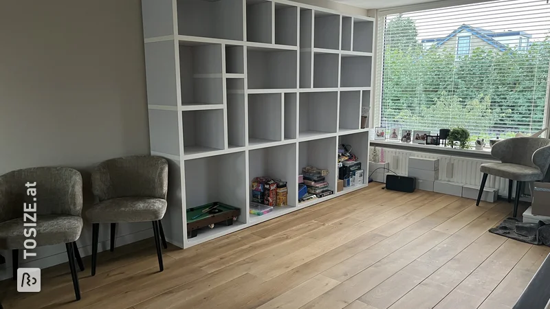 A special shelving unit in the living room, by Yvette