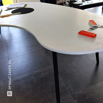 Zelf een unieke eettafel met eigen ontwerp maken, door Adriaan