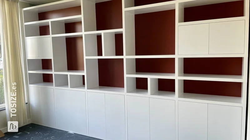 Haz tu propio mueble rojo-blanco para el salón, de Koen