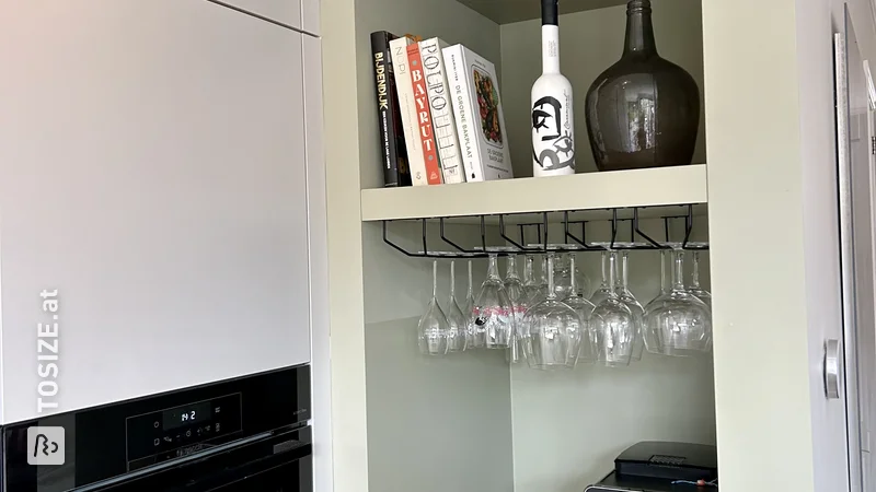 Floating shelves for the kitchen and bathroom, by Lou