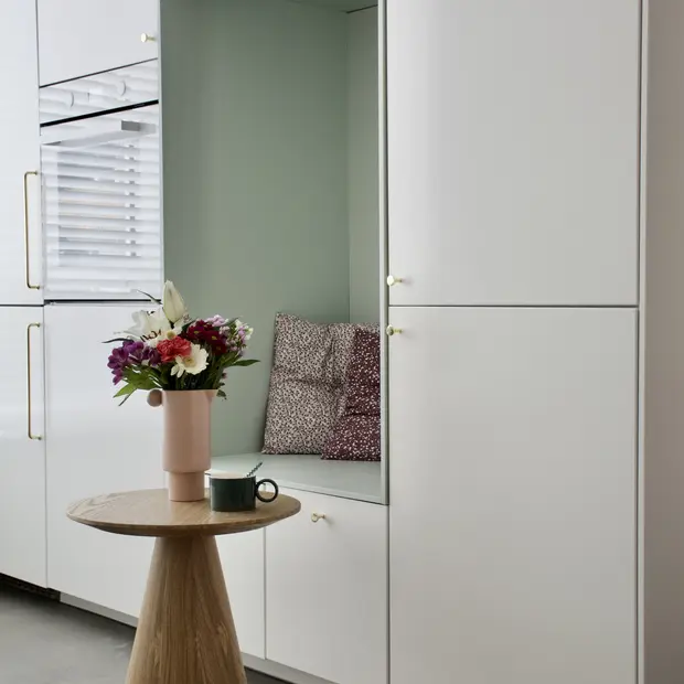 Niche to sit