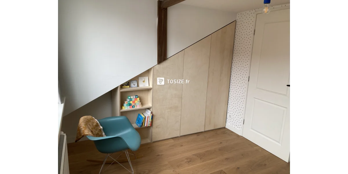 Portes d'armoires sur mesure en contreplaqué de bouleau pour toit en