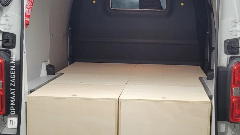 Omgebouwde bestelwagen tegen 15mm fineer