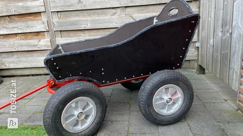 Make your own new container for an old handcart from concrete plywood anti-slip, by Gert-Jan