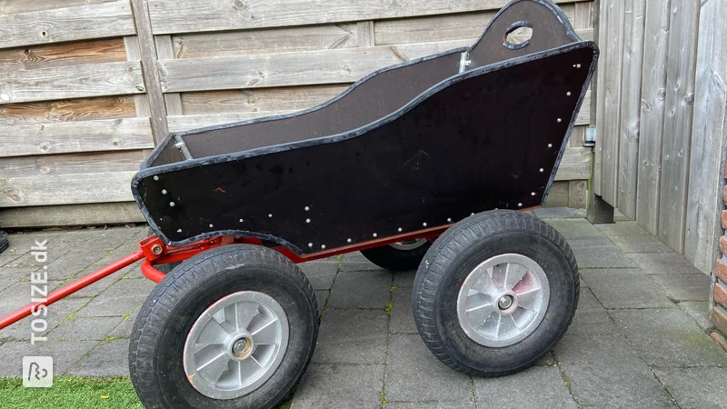 Make your own new container for an old handcart from concrete plywood anti-slip, by Gert-Jan