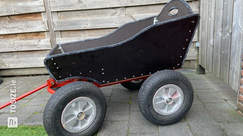 Make your own new container for an old handcart from concrete plywood anti-slip, by Gert-Jan