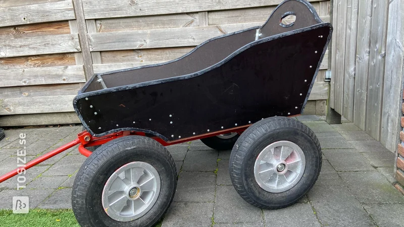 Make your own new container for an old handcart from concrete plywood anti-slip, by Gert-Jan