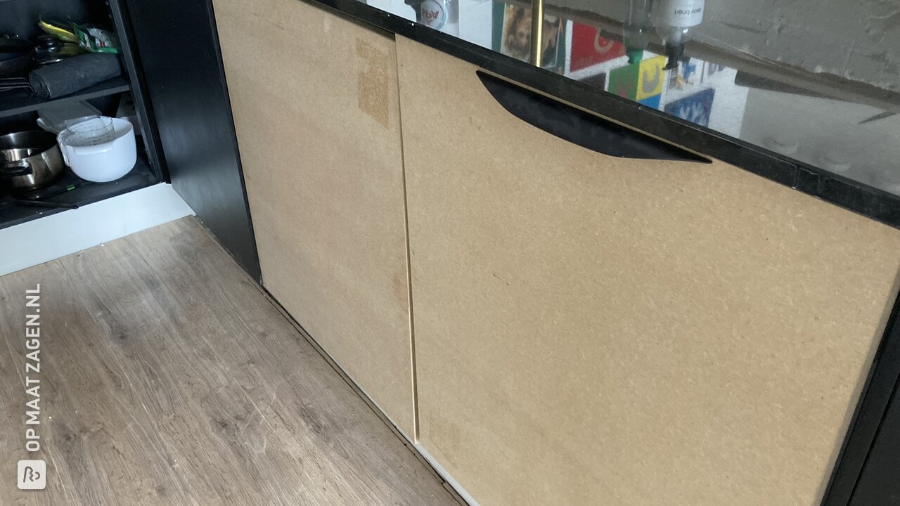 Zelfgemaakte frontjes van MDF voor de keuken, door Anne