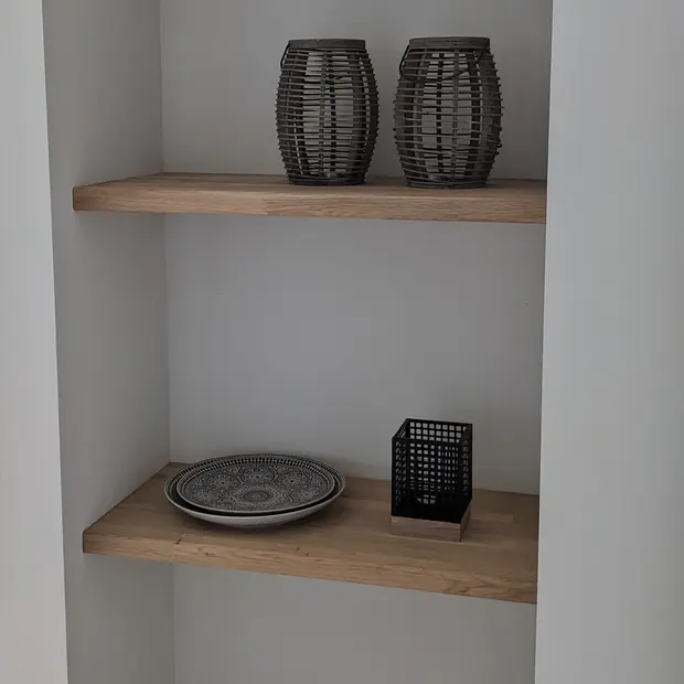 Floating wall shelf