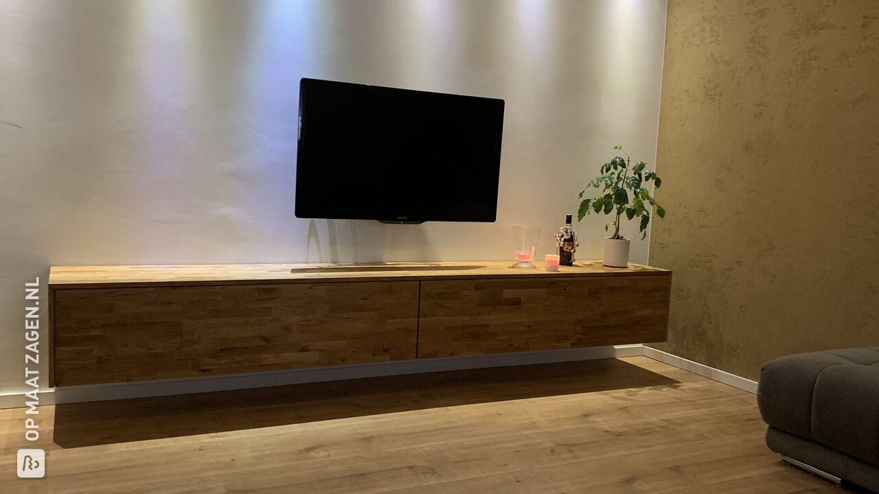 Lowboard van rustiek eiken