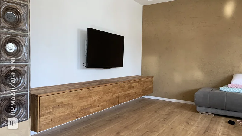 Upcycling TV - Lowboard, rustic oak paneling