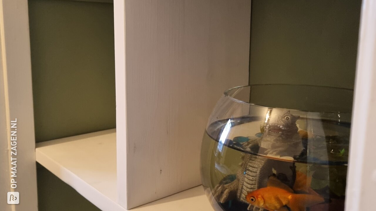 Van muurkast naar ingebouwde boekenkast, door John en Stan