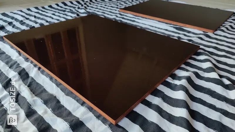 Crawl hatch made of concrete plywood, by Bas 