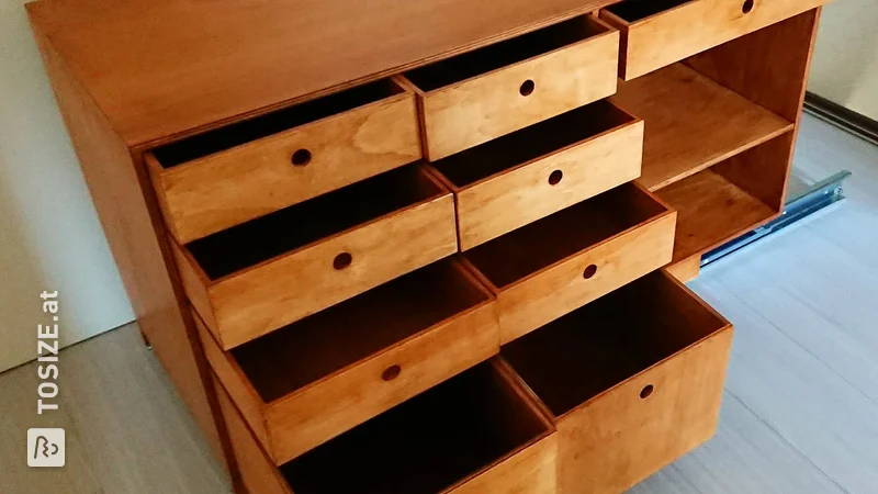 Apothekenschrank aus Sperrholz von Ton