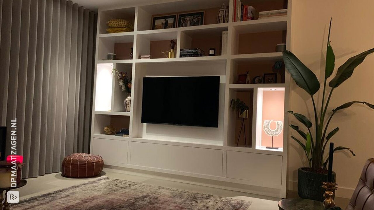 Een TV-meubel voor in de woonkamer, van Tessa