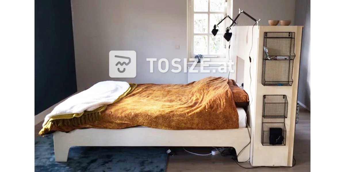 Ein maßgefertigtes Bett aus Multiplex | TOSIZE.at