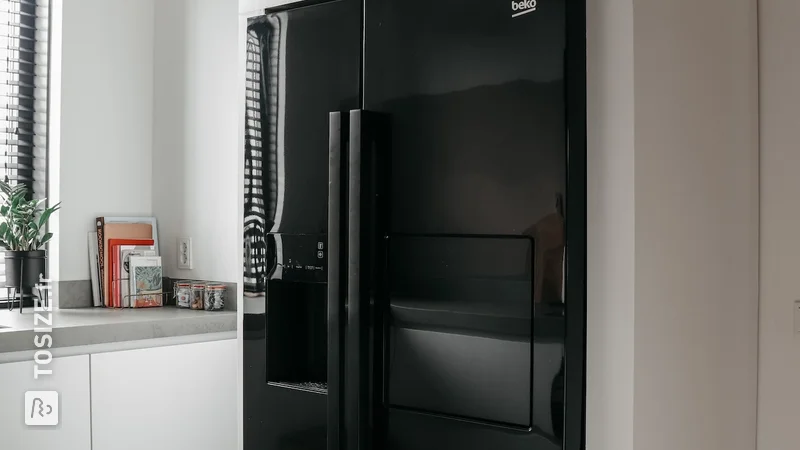 Transformation d'un réfrigérateur en MDF, Charis vous montre comment faire !