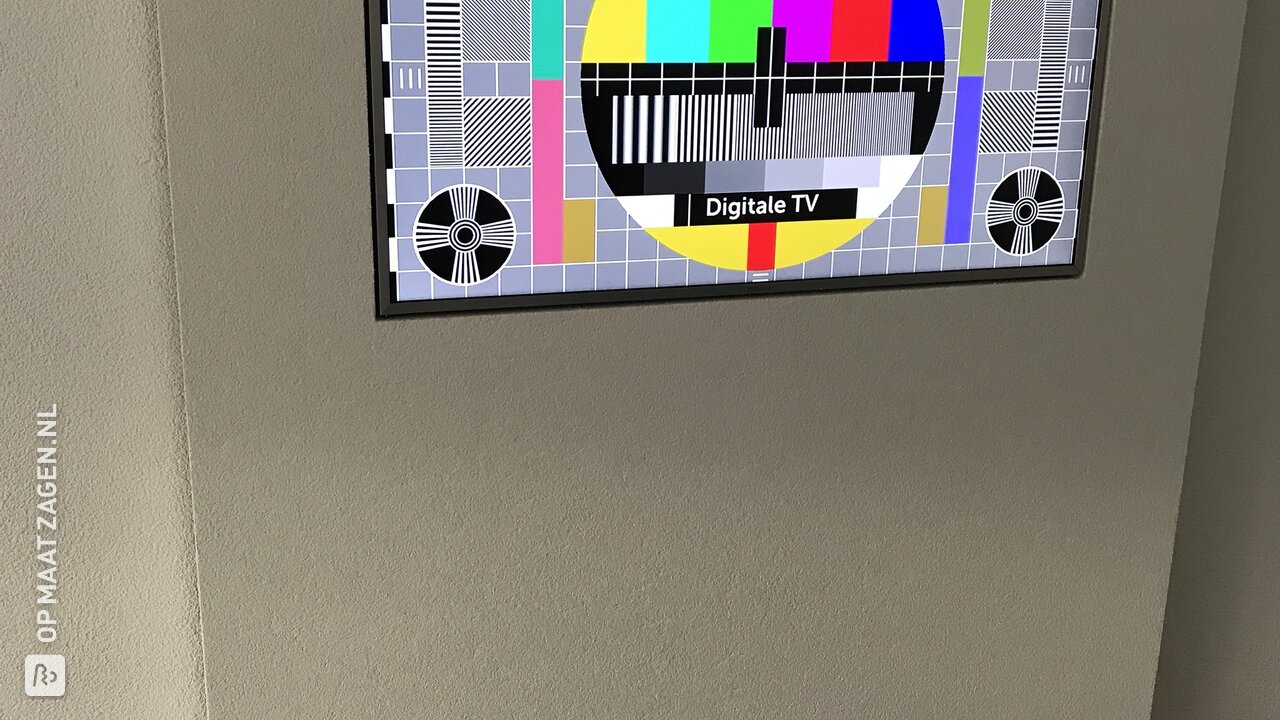 Voorzetwand voor de TV, door Ronald