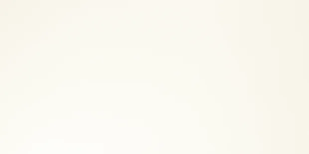 Beige dressoir met deuren en legplanken