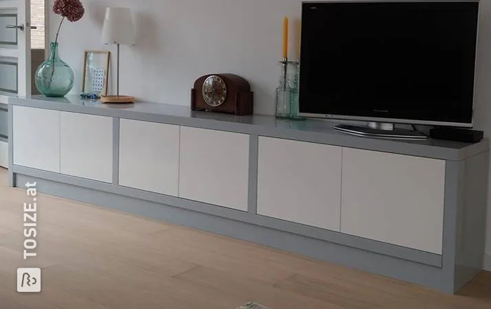 Maßgeschneidertes Sideboard aus MDF Lack Wear, von Kathleen